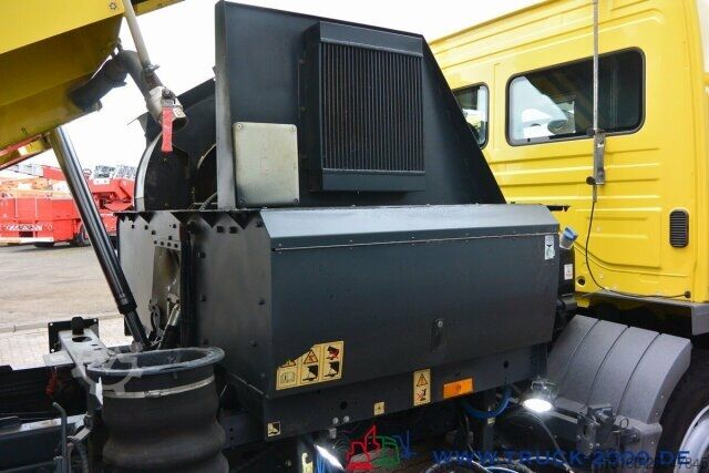 Kehrmaschine Mercedes-Benz Atego 1524 Bucher Johnston VS650 Deutsches Gerät