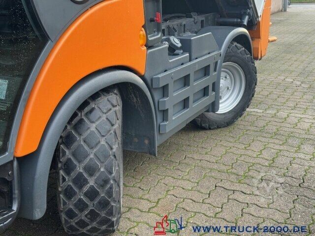 Road sweeper Multicar Tremo X56 Winterdienst Streuer + Besen NUR8568KM