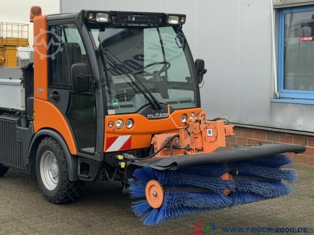 Kehrmaschine Multicar Tremo X56 Winterdienst Streuer + Besen NUR 10TKM