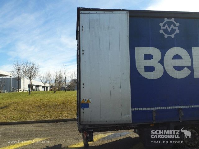 Open semitrailer with tarp Schmitz Cargobull Semitrailer Curtainsider Mega