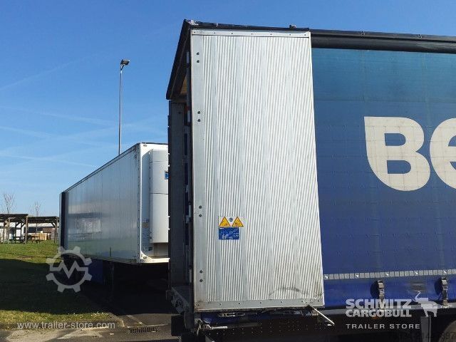 Open semitrailer with tarp Schmitz Cargobull Semitrailer Curtainsider Standard