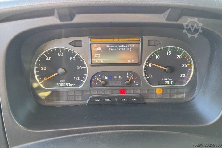 Box truck Mercedes-Benz Atego 818 Koffer mit HB / Swiss-Vehicle