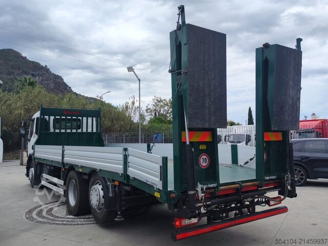 Low loader with hydraulic ramps and winch Renault D 26