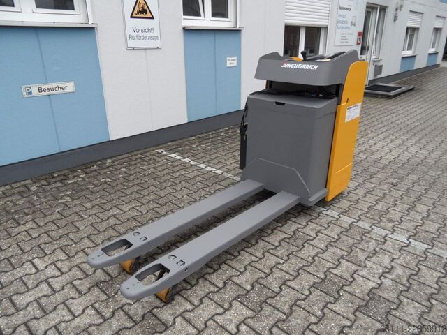 Niederhubwagen Jungheinrich ESE 120 - 1600 mm Gabeln - NEUE Batterie