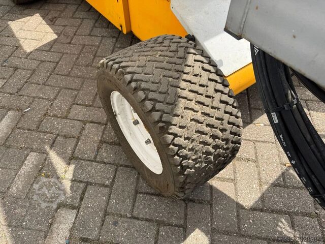 Gelenkteleskoparbeitsbühne Niftylift HR12NE Hoogwerker Knikarmhoogwerker