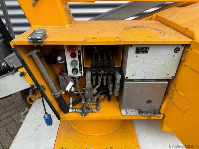 Articulated boom lift Niftylift HR12NE Hoogwerker Knikarmhoogwerker