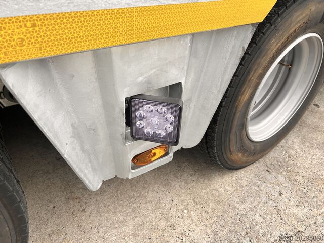 Low loader semitrailer Möslein ST 3 3 Achs Satteltieflader neu