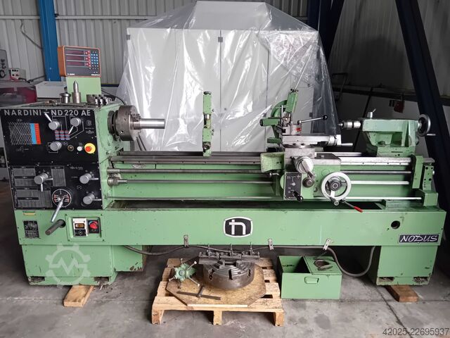 Leit-/Zugspindeldrehmaschine NARDINI , ND 220