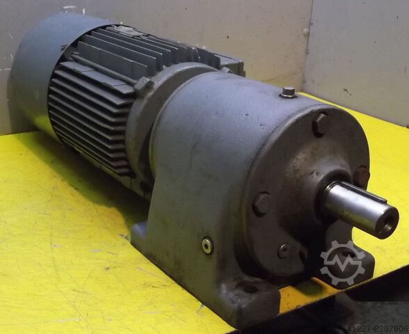 Gear motor 0.35/1.3 kW 16/65 rpm SEW-EURODRIVE R60DT100LS8/2B