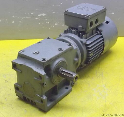 Gear motor 0.2/0.28 kW 11/21 rpm SEW-EURODRIVE S40DT71C-4-2B/Z