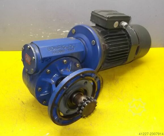 Gear motor 1.5 kW 143 rpm Bonfiglioli B5 Winkel