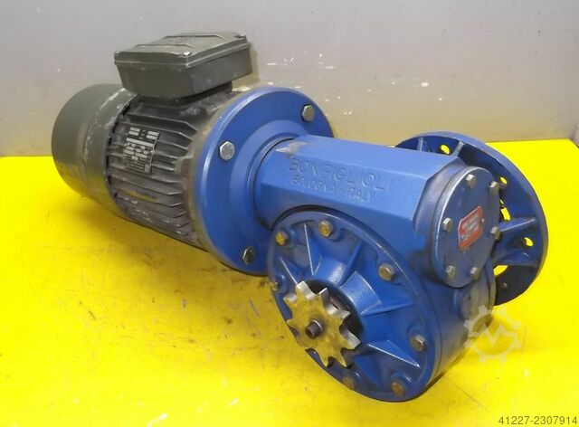 Gear motor 1.5 kW 143 rpm Bonfiglioli B5 Winkel