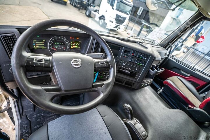 Standard tractor VOLVO FMX 460 GLOB + HYDR