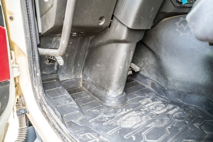 Standard tractor VOLVO FMX 460 GLOB + HYDR