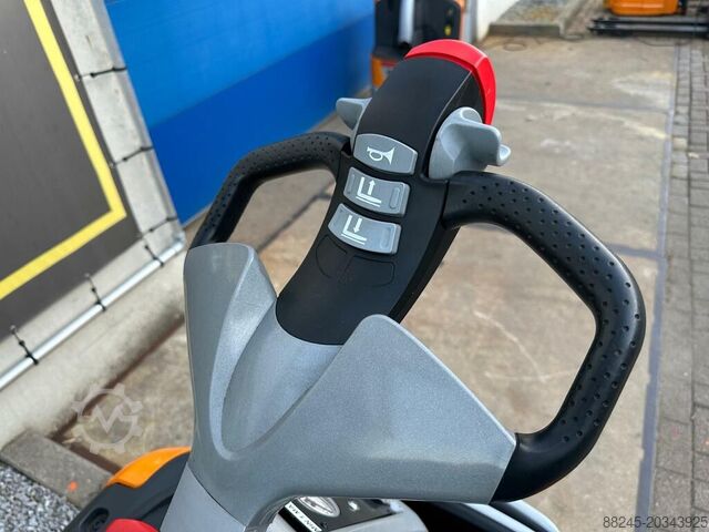 VS-22447 Elektrischer Triplex-Stapler Still, 5.016mm Hubhöhe, wenig Betriebsstunden STILL EXVSF14