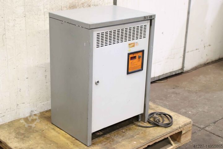 Charger for forklifts 24 V/40 A Benning E220 G24/40 B-FB