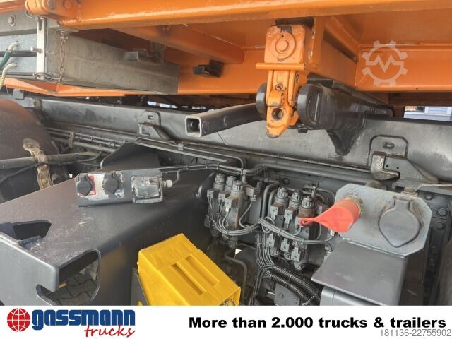 Kipper LKW Iveco Trakker AD190T36WP 4x4, Kran,