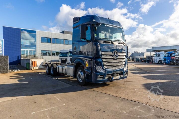 Fahrgestell mit Fahrerhaus Mercedes-Benz ACTROS 2548