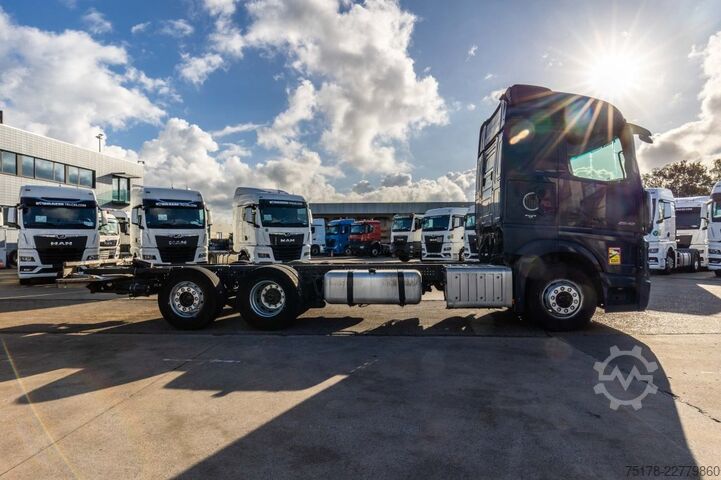 Fahrgestell mit Fahrerhaus Mercedes-Benz ACTROS 2548