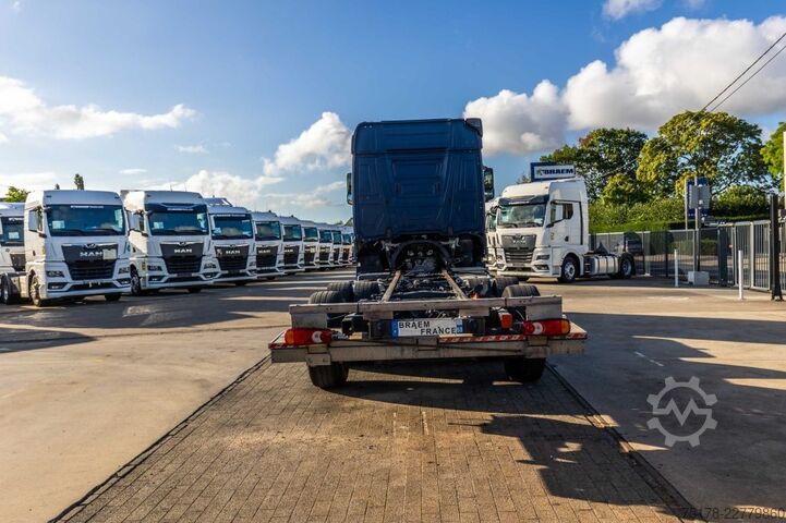 Fahrgestell mit Fahrerhaus Mercedes-Benz ACTROS 2548