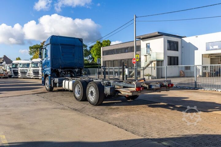 Fahrgestell mit Fahrerhaus Mercedes-Benz ACTROS 2548