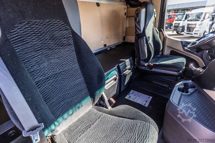 Fahrgestell mit Fahrerhaus Mercedes-Benz ACTROS 2548