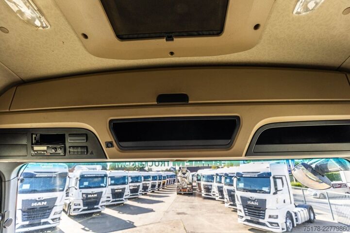 Fahrgestell mit Fahrerhaus Mercedes-Benz ACTROS 2548