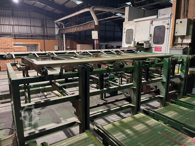 Mechanisierung der Hobelei mit Stapelanlage JONAB 