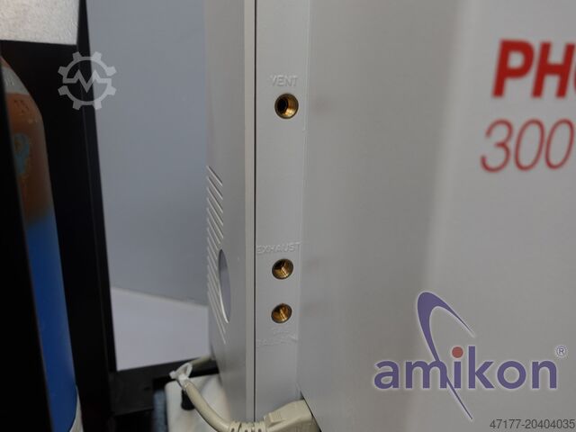 Professional helium leak detector Leybold Phoenix L 300