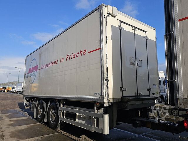 Kühl-/Tiefkühltransport  ASZ18006