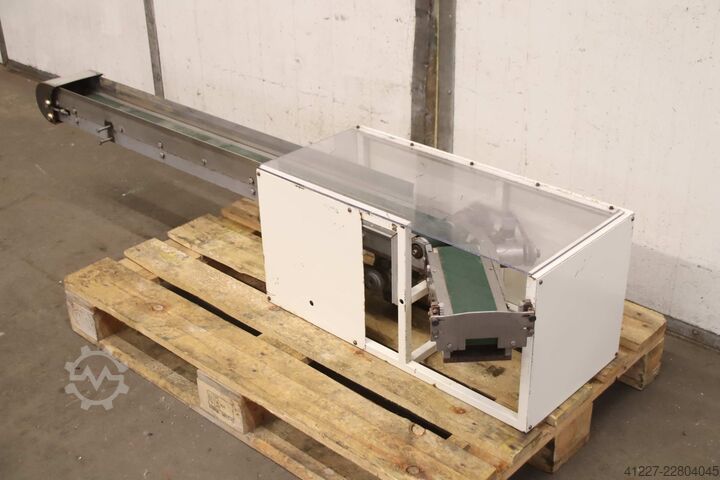 Conveyor belt 4.2 m/min angled unbekannt 1355/340 x 80 mm abgewinkelt