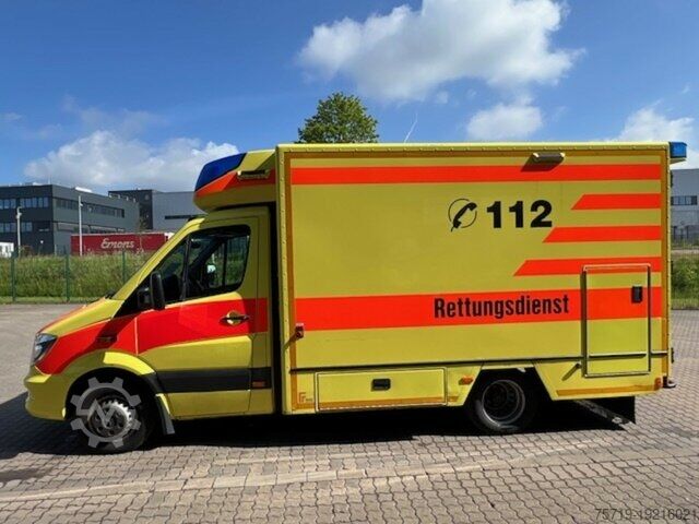 Customized van Mercedes-Benz Sprinter 519 CDI 4x2 Rettungsawagen