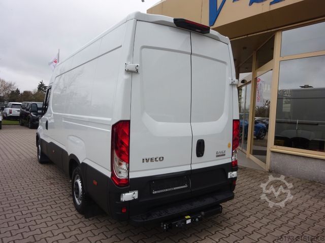 Kastenwagen hoch IVECO Daily Kasten 35 S 16A8 V 156PS ACC AHK Luftfed.