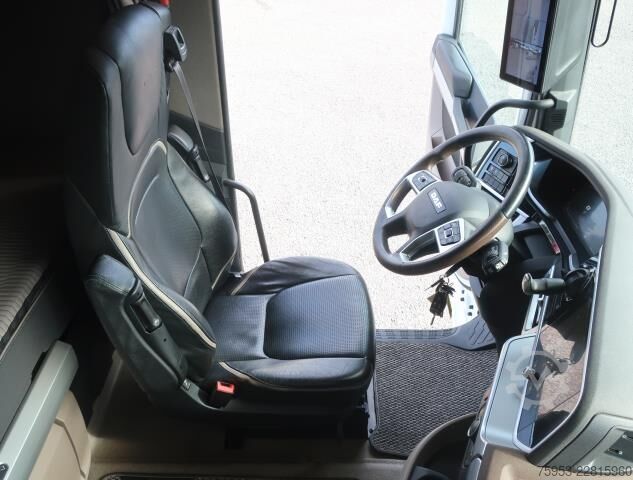 Standard SZM DAF XG+ 530 Intarder Standklima Navigation Leder