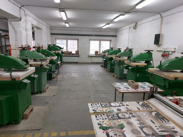 Machine for cutting registers, holes compart