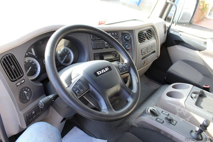 LKW mit Kofferaufbau Daf LF  280 Koffer   Klima LDW Rolltor LBW  149Tkm