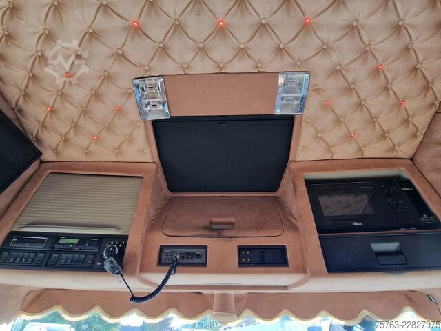 Viehtransport Volvo FH 13.500 Globetrotter 8x2*6 - 3 deck livestock...