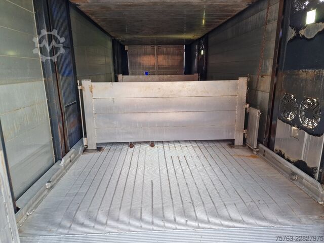 Viehtransport Volvo FH 13.500 Globetrotter 8x2*6 - 3 deck livestock...