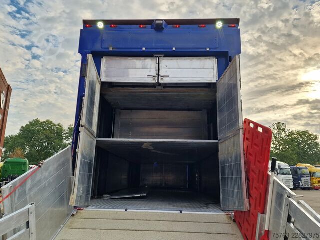 Viehtransport Volvo FH 13.500 Globetrotter 8x2*6 - 3 deck livestock...