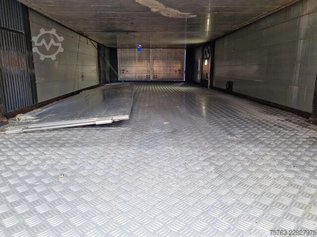 Viehtransport Volvo FH 13.500 Globetrotter 8x2*6 - 3 deck livestock...