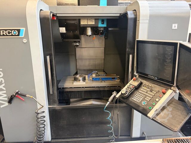 Vertikales Bearbeitungszentrum HURCO VMX30i