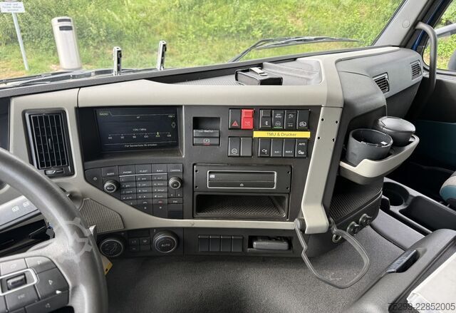 2015 Volvo FM-420 8x2R 2-compartment Volvo Trucks FM-420 8x2R 2-Kammer / Swiss-Vehicle