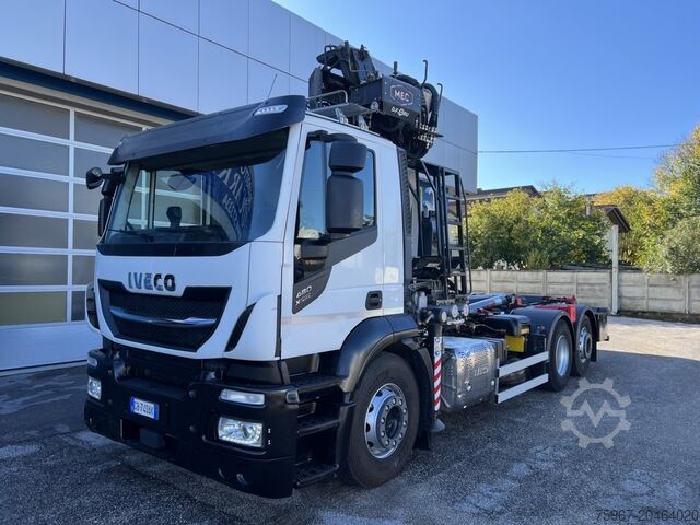 Abrollkipper mit Kran Iveco Stralis 480