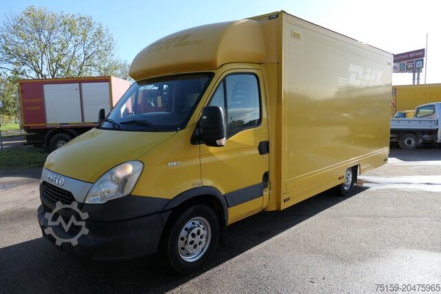 Transporter mit Koffer iveco Daily 35 S11 C30C AUTOMATIK KAMERA Regale LUFT DURCHGANG EURO-5 CoC