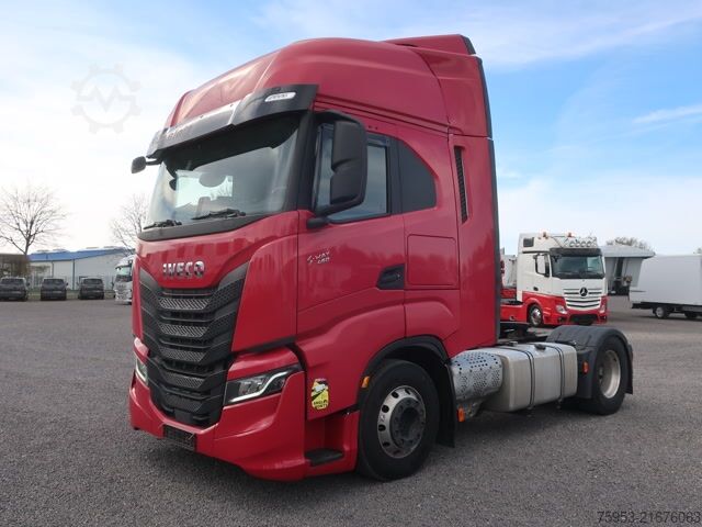 Standard tractor unit Iveco S-Way AS 440 S 46 Intarder PTO