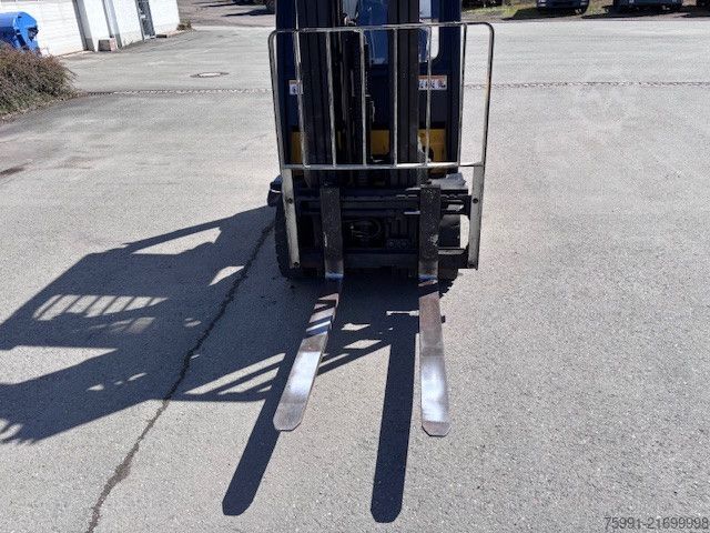 Schmalgangstapler YALE GLP 16 VX E2175