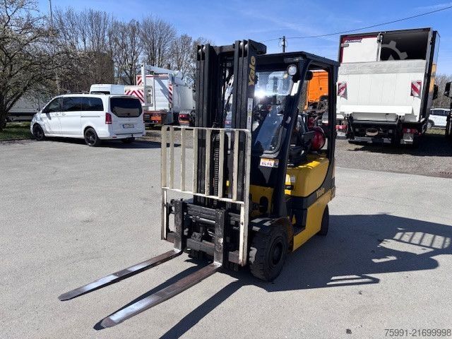 Schmalgangstapler YALE GLP 16 VX E2175
