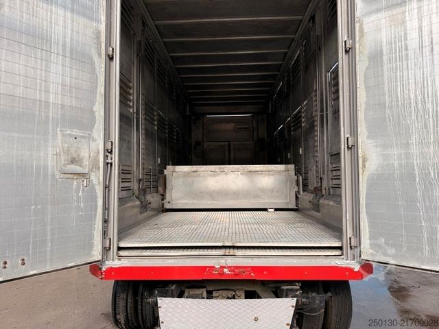 Pferdeanhänger MENKE-JANZEN 3.Stock mit Aggregat Tränke Durchladetüren
