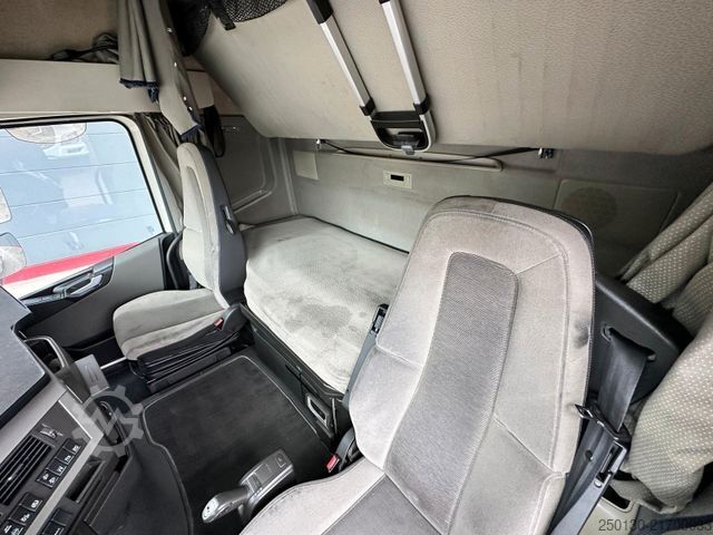 Standard tractor unit VOLVO FH460 4x2 BL ACC / KLIMA/ LDW / LED