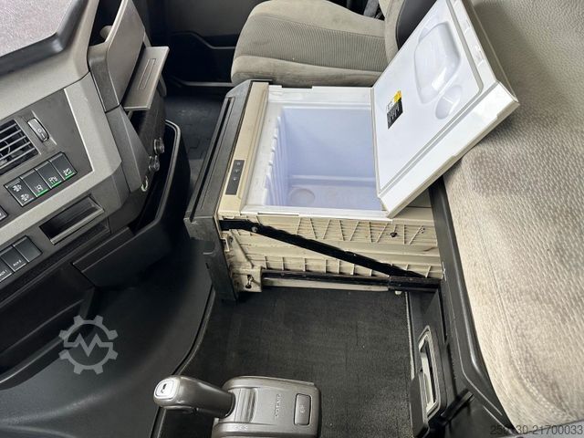 Standard tractor unit VOLVO FH460 4x2 BL ACC / KLIMA/ LDW / LED